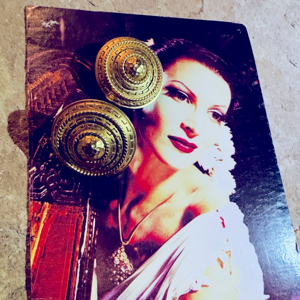 Vintage Oscar de la Renta Gold Statement Clip Earrings